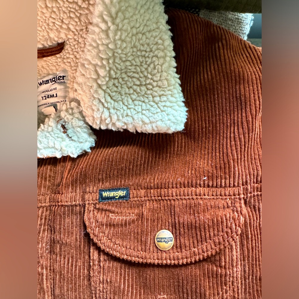XL Men's Wrangler Sherpa Lined Corduroy Jacket in Brown
